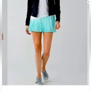 Lululemon Athletica Size 10 Skork (Skirt with shorts underneath)